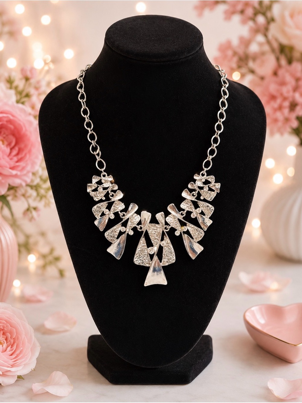 Silver tone women’s necklace